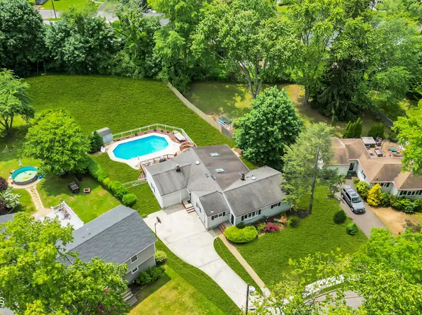 42 N Park Avenue, Shrewsbury Boro, NJ 07702