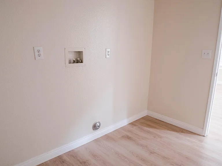 14579 Nelson Ave — Photo 20