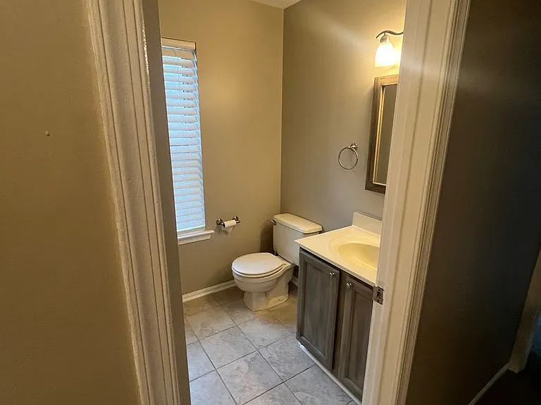82 Liberty Dr — Photo 10