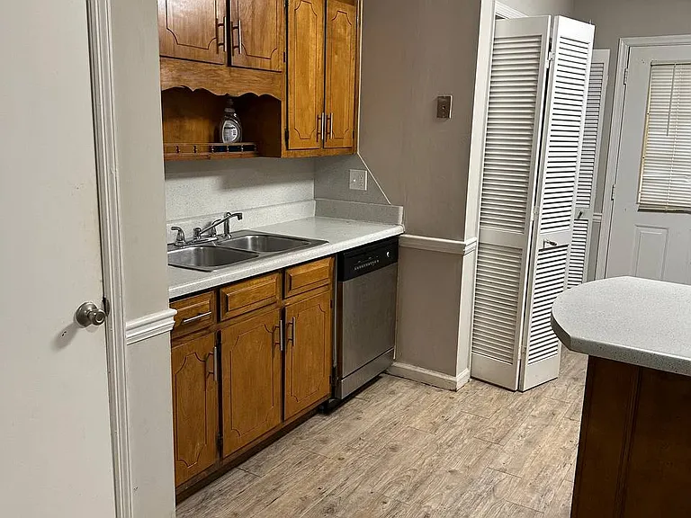 842 Bedford Bay Trl — Photo 2