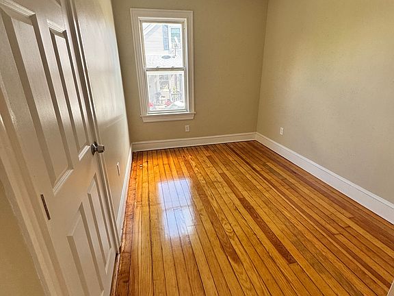 5th image of 36 Earle St #1