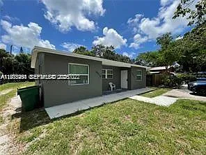 4910 SW 28th Ter #3