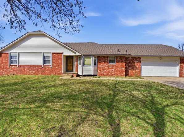 5743 N Charles St, Wichita, KS 67204