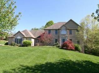 2350 Cascade Lakes Cir SE, Grand Rapids, MI 49546