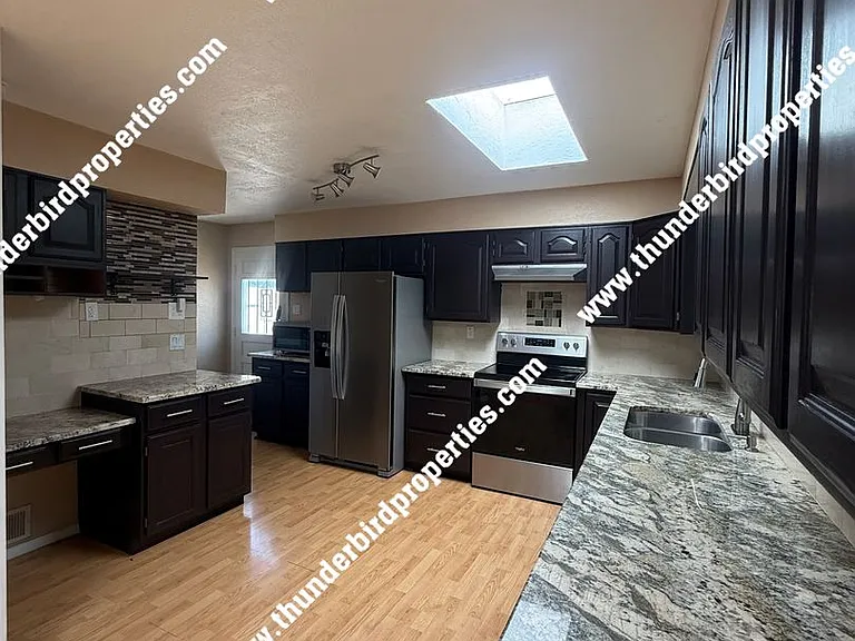 2108 Muriel St NE — Photo 6