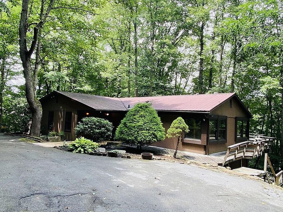 1st image of 621 Woodland Ter SE