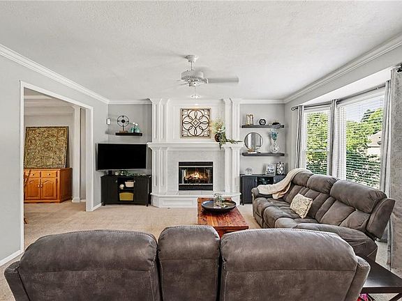 5th image of 15249 W 139th Ter