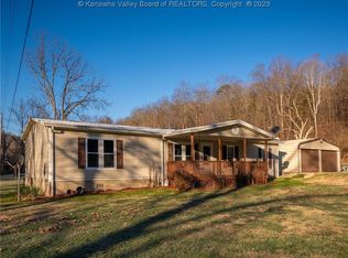 299 Riverview Dr, Saint Albans, WV 25177