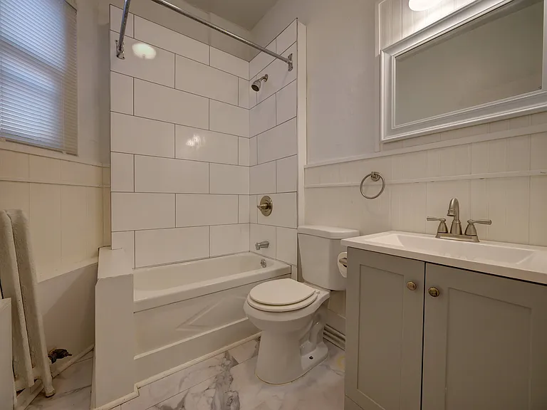 Caldwell Apartments — Photo 9