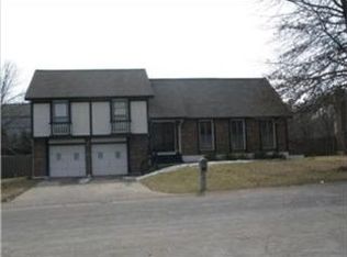 308 NE Locust Dr, Blue Springs, MO 64014