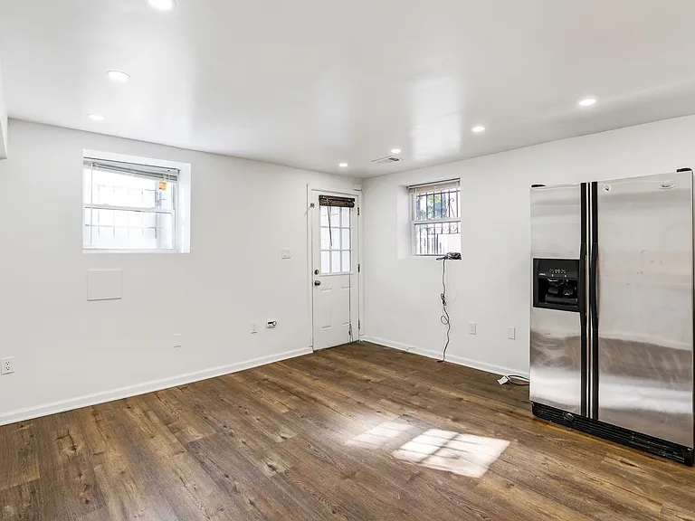1377 Quincy St NW — Photo 8