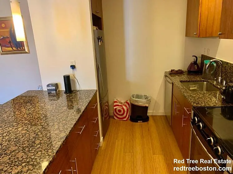 16 Miner St — Photo 8