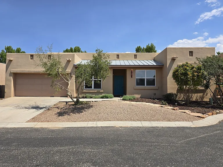 3 Wood Flower Pl — Photo 2