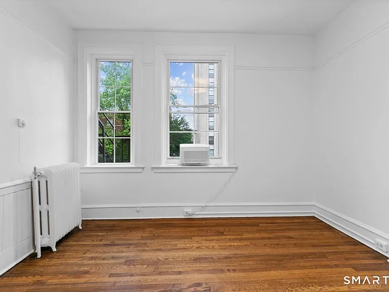 284 Orange St #404 — Photo 11