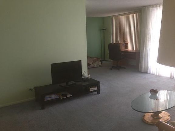 3rd image of 230 174th St APT 507