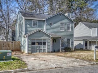 1049 Autumn Crest Dr, Stone Mountain, GA 30083