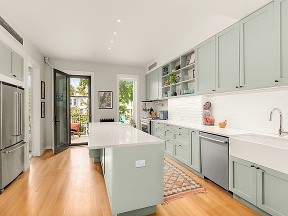 5th image of 693 Sterling Pl #2