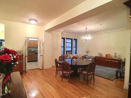 Rented by Moises Farhart, LREB | media 8