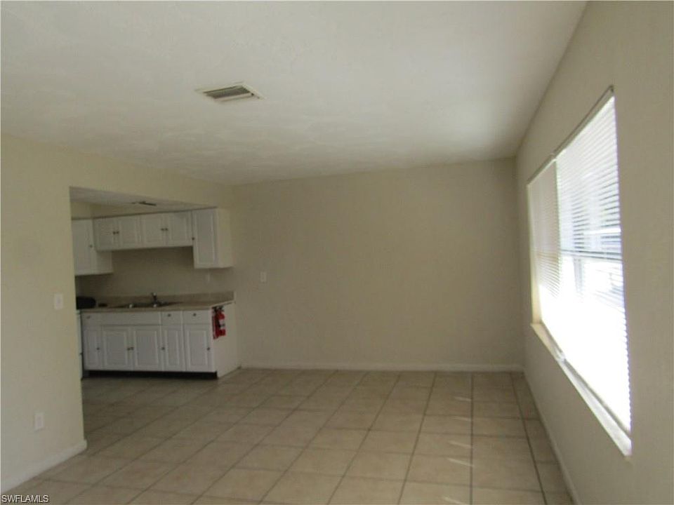 2nd image of 706 Polk St