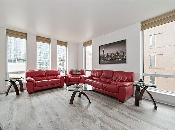 3rd image of 1250 S Michigan Ave Unit 610