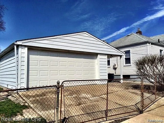 3503 Ravena Ave — Photo 2