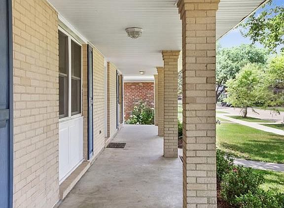 3rd image of 3913 Neyrey Dr