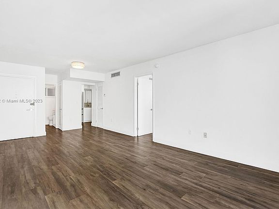 5th image of 1345 Lincoln Rd APT 1206