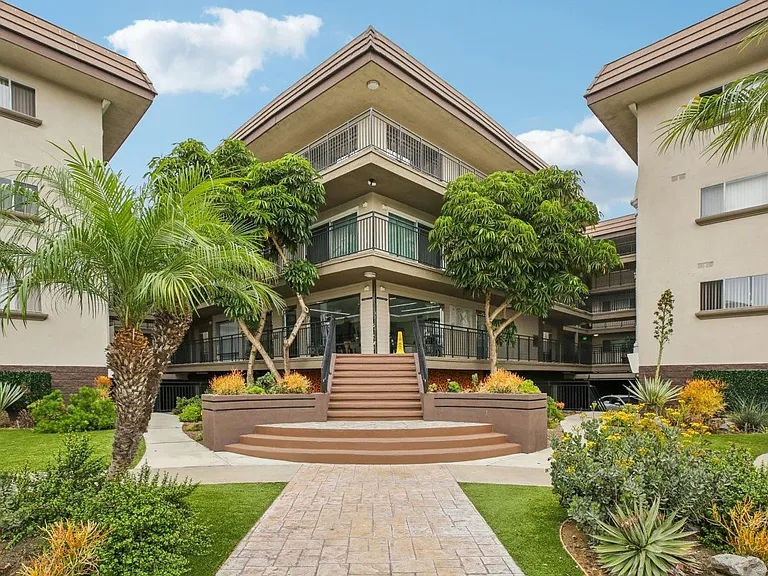 Ocean Breeze Villas — Photo 17