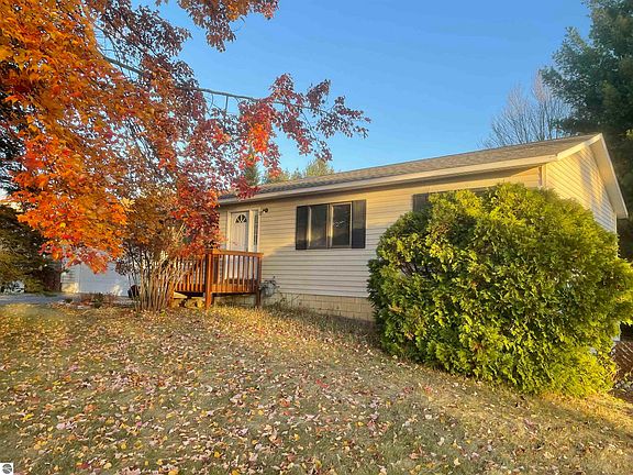 2nd image of 1544 Green Lawn Dr