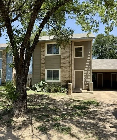 1500 Summer Creek Dr — Photo 1