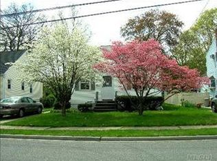 37 Croydon Dr, Bellmore, NY 11710