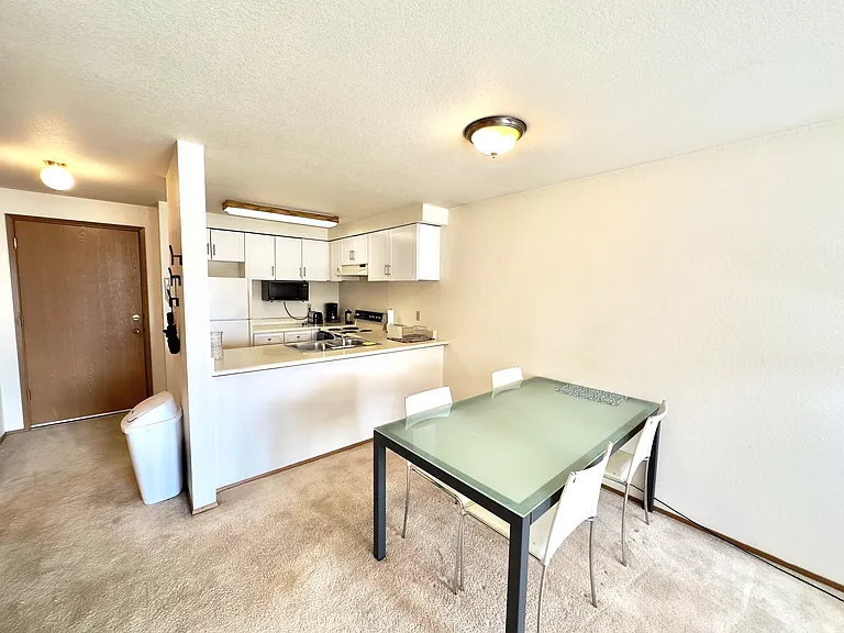 4522 Brooklyn Ave NE — Photo 30