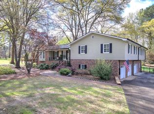 27 Walnut Dr, Cartersville, GA 30120
