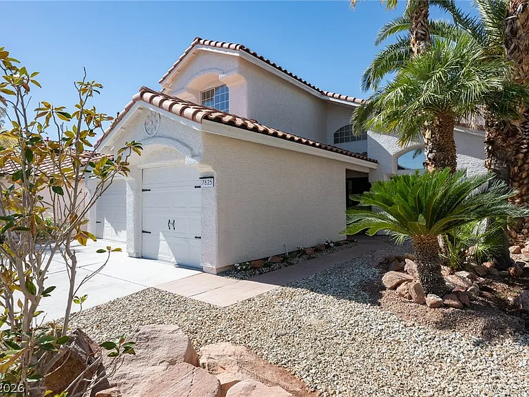 7825 Desert Bell Ave — Photo 2