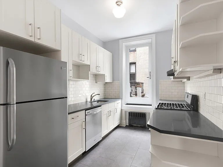 389 7th Ave #1 — Photo 4