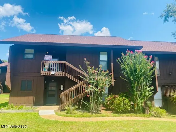 107 Molokai Vlg #B, Diamondhead, MS 39525
