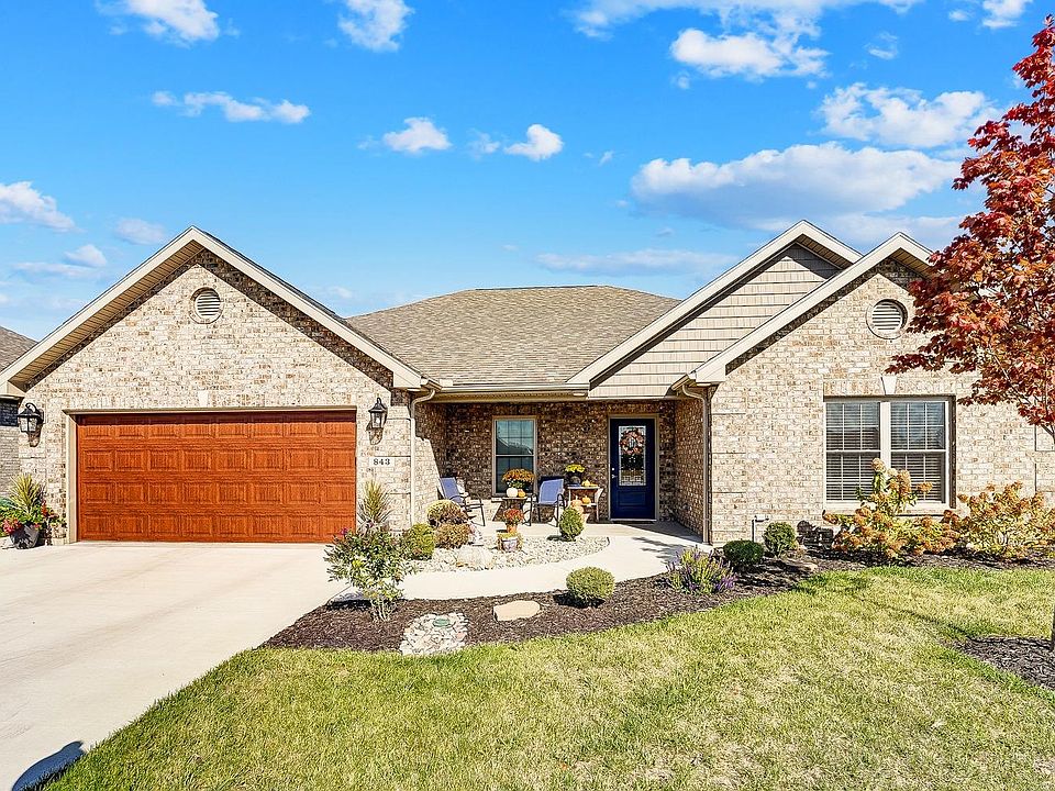 1st image of 843 W Bentley Cir