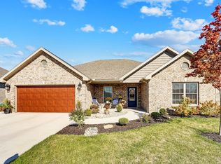 843 W Bentley Cir, Troy, OH 45373