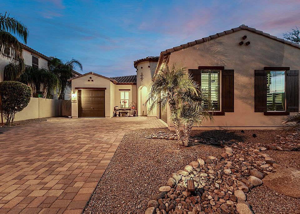 1st image of 3913 E Canyon Pl