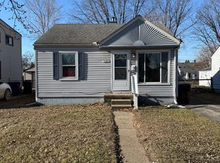 4496 Gloria St, Wayne, MI 48184