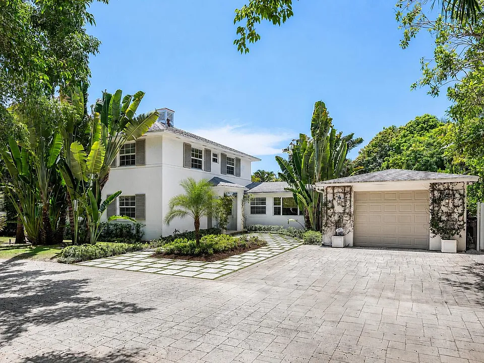 232 Essex Ln