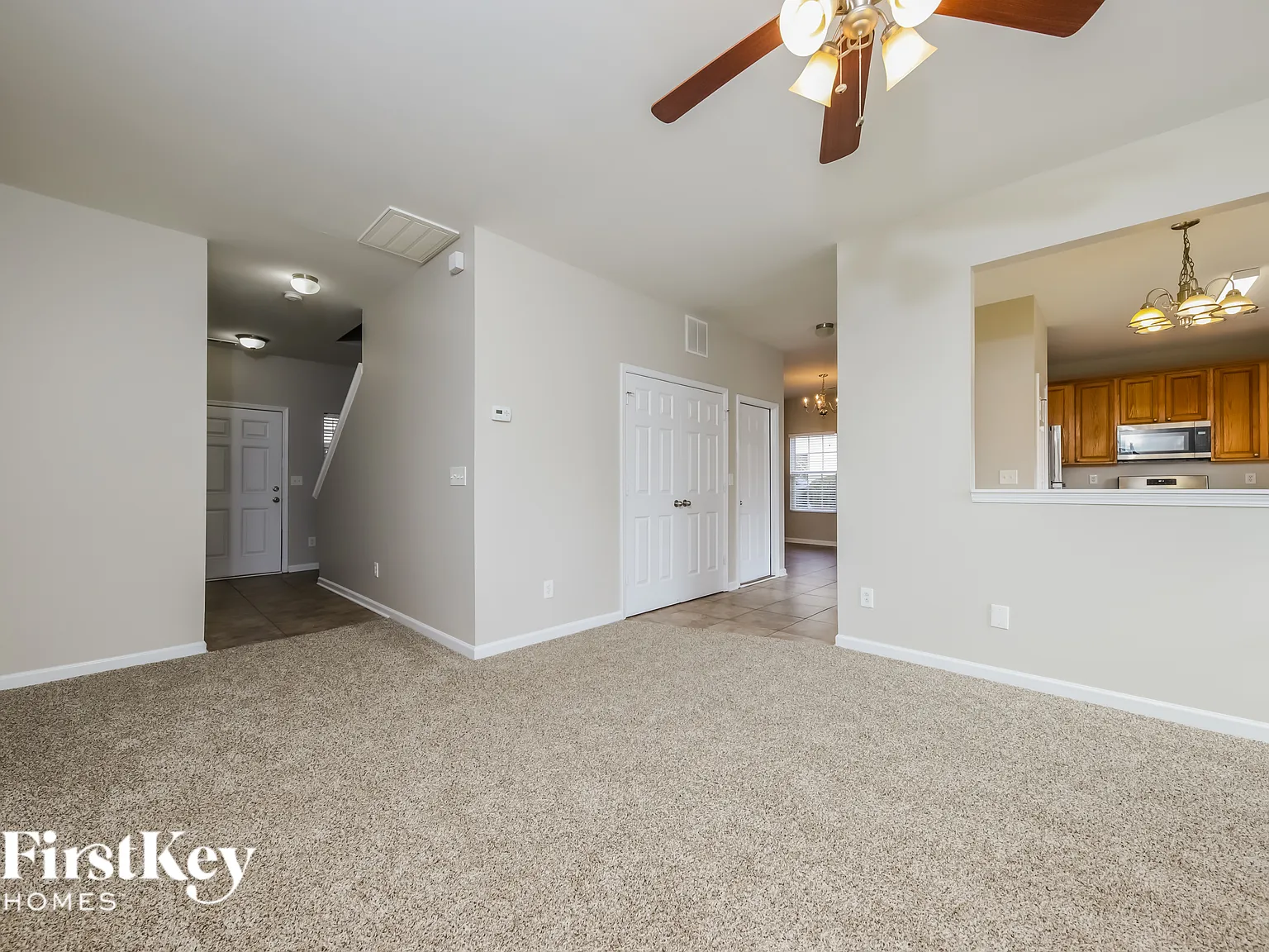 4 bed, 2.5 bath, 2069 sqft, $1,960 — Photo 3