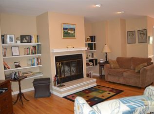 12 Kestner Ln, Troy, NY 12180