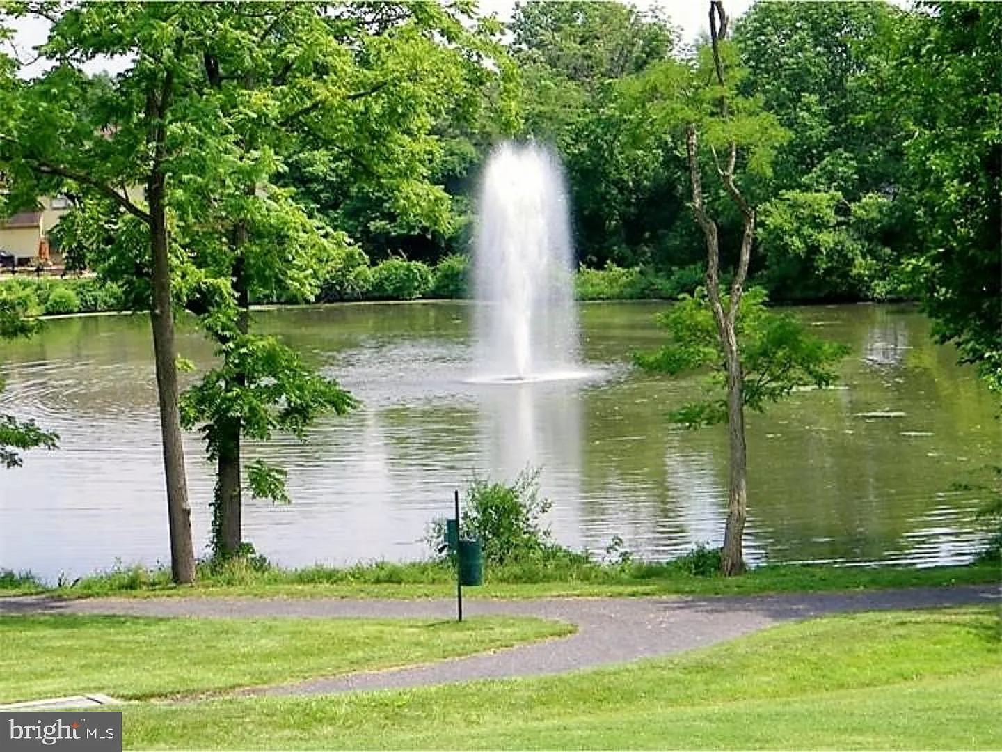 1 bed, 935 sqft, $1,750 — Photo 2
