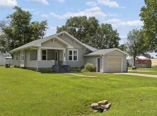 900 Golden Avenue, Golden City, MO 64748