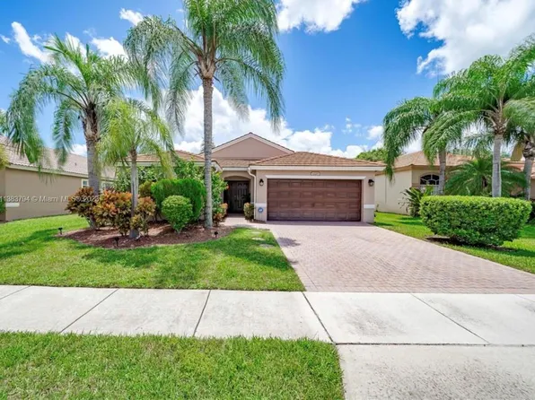 1220 NW 144th Ave, Pembroke Pines, FL 33028