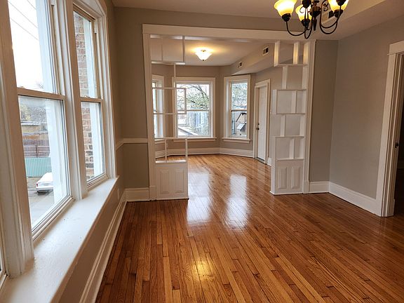 4th image of 446 N Leclaire Ave #5111-2C