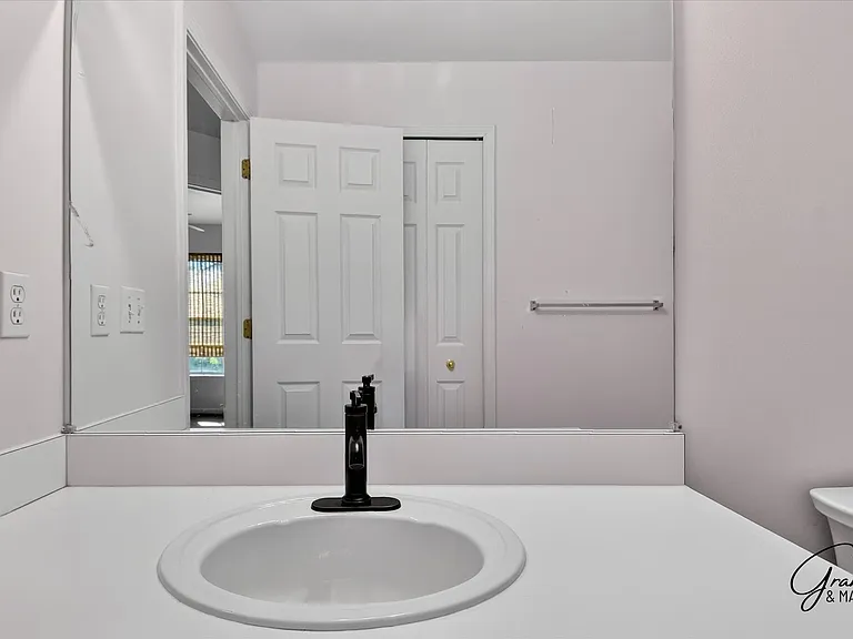 1348 Village Dr — Photo 19
