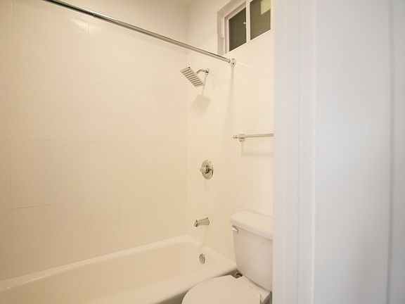 4th image of 1051 Post St APT 31