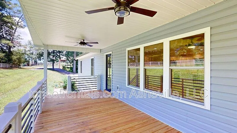2 bed, 2.0 bath, $2,145 — Photo 2
